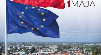 zdjęcie panowamy Lublińca, z flagąą polski i unii europejskiej