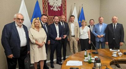 Przedstawiciele Związku Miast Polskich biorący udział w spotkaniu z ministrem Tomaszem Siemoniakiem 