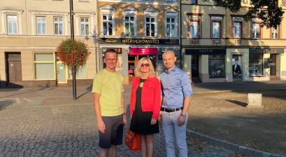 Radni rady Miejskiej na rynku: Tomasz Mańka, Joanna Walczak, Piotr Wojtulek
