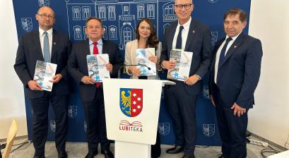Burmistrz wraz ze współpracownikami 
