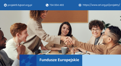 Grupa osób na szkoleniu 