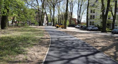 Droga rowerowa pomiędzy ul. Sobieskiego a ul. Sądową. 