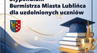 Książki i czapka akademicka 