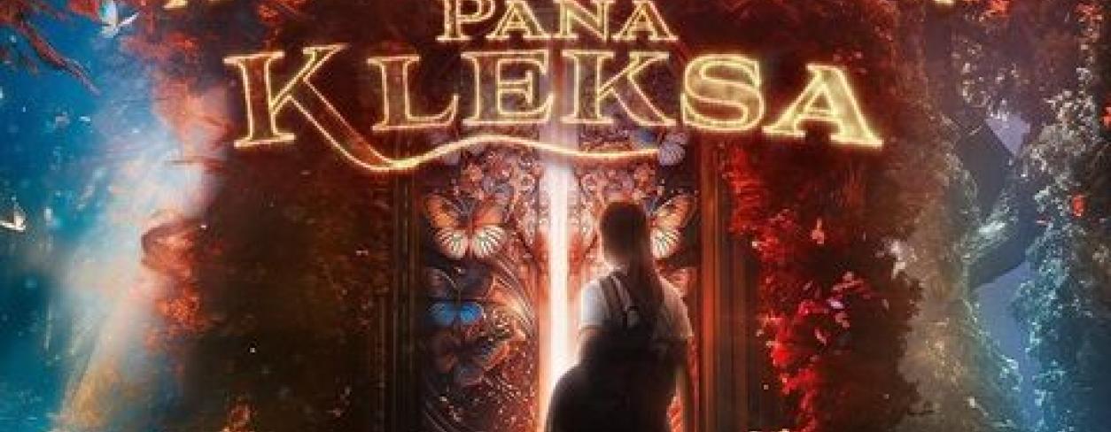 plakat filmu Akademi Pana Kleksa dziewczynka wchodząca w zaczorowanego okna