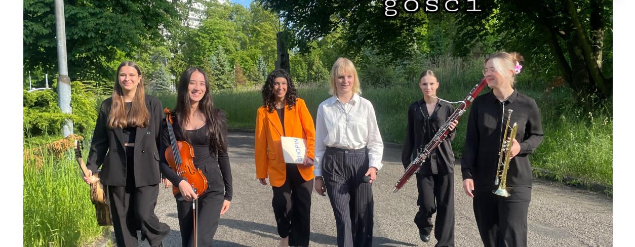 sześć kobiet z instrumentami na tle zieleni 