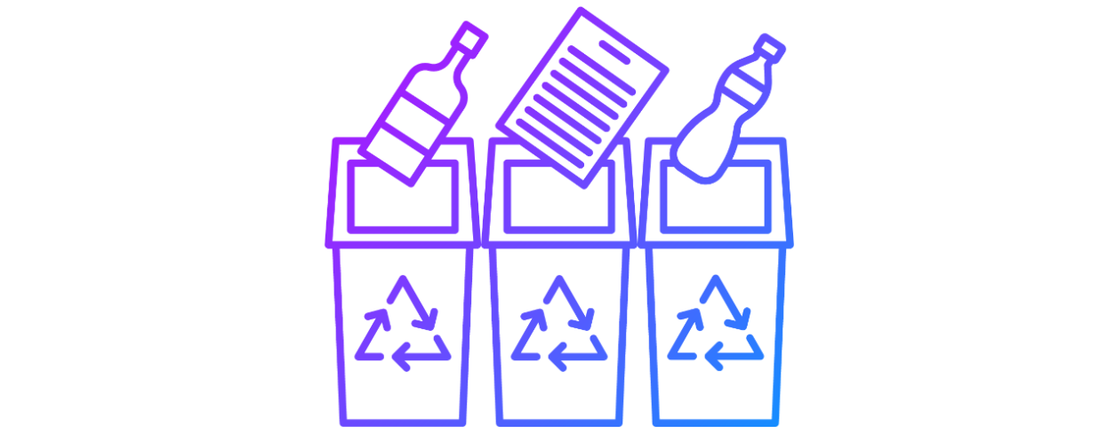 Ikona przedstawiająca trzy kosze recyklingowe, do których wrzucane są kolejno szklana butelka, kartka papieru i butelka plastikowa