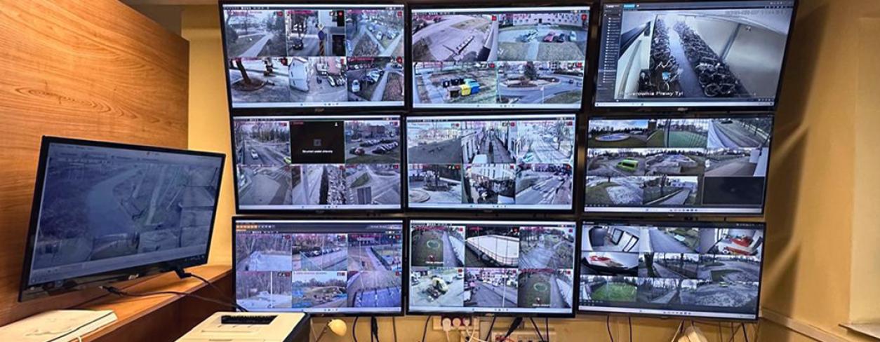 Monitoring Straży Miejskiej - 10 monitorów 