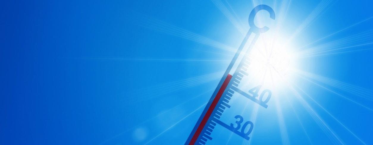 Termometr na słońcu - wysoka temperatura 