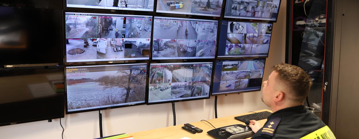 Monitoring Straży Miejskiej - 9 monitorów 
