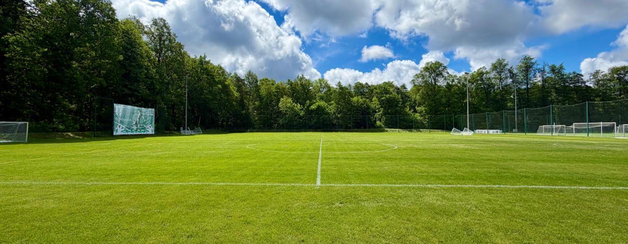 Zdjęcie boiska treningowego na Stadionie Miejskim w Lublińcu