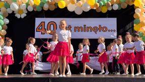 Jubileusz przedszkola miejskiego nr 4 Steblusia - zdjęcie grupowe
